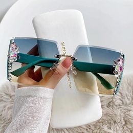 Sunglasses Y2k Luxury Diamond Glasses Effect Lady Heart Lenes For Women Driving Eyeglasses Female Sun Black Eyewear