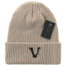 Fashion Designer hats Brand Italy Hat V Beanies Men's and women's beanie fall/winter thermal knit hat ski brand bonnet plaid Skull Hat Luxury warm cap B20