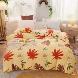 Bedding sets Maple leaf printed flannel coral velvet duvet cover winter thickened plush insulation household dormitory duvet cover 231116