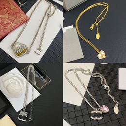 Brand Letter Pendant Designer Necklaces Necklace Men Women Silver Gold Copper Crystal Pearl Choker Chain Collarbone Chain Luxury Jewelry