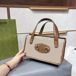 2023 leather handbags camera bag Quilted sheepskin b shaped barrel design, extremely complex hand crafted letter swirling mouth design, and diamond pattern quilting