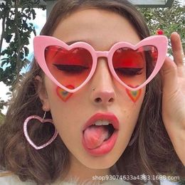 Love Shaped Heart-shaped Sunglasses for Women, Fashionable Peach Heart Large Frame Sunglasses, Personalised Glasses