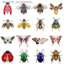 Pins Brooches Fashion Insect Bee Butterfly Labug Brooches Pins for Women Jewelry Rhinestone Colorful Enamel Coat Suit Party Christmas GiftL231117