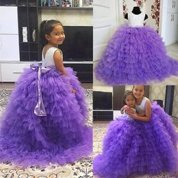 Girl Dresses Tiered Tulle Flower Dress For Wedding With Appliques V-Back Sweep Train Vintage Little Girls Pageant Gowns Longo