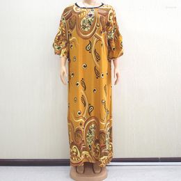 Ethnische Kleidung Afrikanisches Dashiki Modische Baumwolle Goldfarbe Schmetterlingshülse Elegante schöne lange Kleider für Frauen Großer Schal