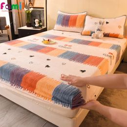 Sheets sets 8 Colors Double Bed Mattress Cover Velvet Bed Protector Winter Soft Elastic Fittted Fleece Bed Sheet Couple Single Queen King 231116