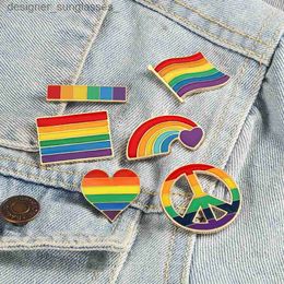 Pins Brooches LGBT Flag Rainbow Heart Brooch Peace and Enamel Pins Clothes Bag Lel Pin Gay Lesbian Pride Badge Unisex Jewelry GiftL231117