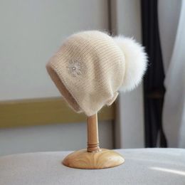 BeanieSkull Caps Point Drill Rabbit Hair Knitted Hat Female Autumn Winter Fur Pompom Outdoor Warm Ear Protection Pile 231117