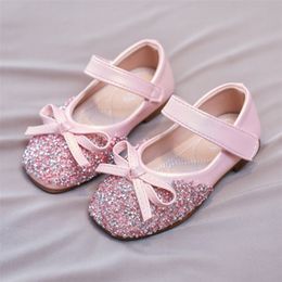 Sandals 1~4 Years Baby Girls Mary Janes Flat Bowknot Rubber Sole First Walkers Spring Autumn Leather Princess Dress Shoes 230417