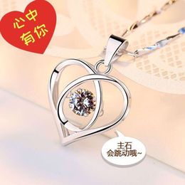 Sterling Sier 999 Bouncing Heart Mosang Collana con diamanti 2023 Nuova luce pendente femminile Regalo di alta qualità per mamma e fidanzata