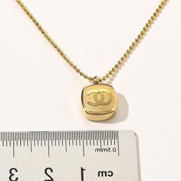 Luxus Designer Anhänger Halsketten Frauen Edelstahl Doppelbuchstabe Choker Gold Perlen Kette Schmuck Accessoires Geschenke