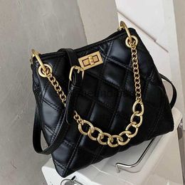 Bags Luxurious Gold Chain Handbag Classic Style PU Leather Bucket Shoulder Bag Crossbodystylisheendibags