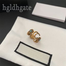 Flower wedding rings for woman luxury ring inlay blue crystal mother of pearl daisy alloys punk luxury letter engagement rings turquoise not allergic ZB038 F23