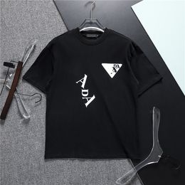 T-shirt de luxo Designer T-shirt Roupa spray Carta de manga curta Primavera Verão Moda T-shirt NEW2023 Verão Rua T-shirt Atacado Roupas de Marca M-3XL