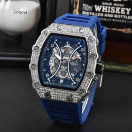 Luxury Quartz Watch High Precision 2023 Hollow Belt Diamond Imitation Carbon Braze Pointer Men's Quartz Wristwatch