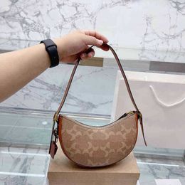 NEW C Letter Designer Bag Half Moon Underarm Shoulder Bags Women Luxurys Handbag Vintage tote Bag Leather Totes Cross Body Purses 220812