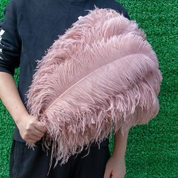 Other Event Party Supplies 10PCS 15 60cm Big Ostrich Feathers White Feather Plumes Carnaval Table Centerpieces Wedding Accessories Decoration 231116