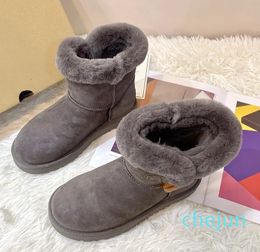 Luxury Designer Classic Colour Paired with Cow Horn Buckle Snow Boot At The Top Suede Non slides and Warm Ladies Winter Booties