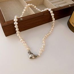 Chains 2023 Fashion Baroque Pearl Choker Necklace For Women Love Heart Magnet Collar Charm Bead Chain Elegant Wedding Party Jewellery