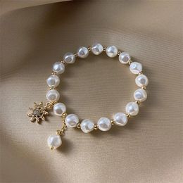 Chain Classic Fashion Butterfly Pearl Pendant Bracelet For Women Exquisite Lucky Cuff Anniversary Gift Luxury Jewelry 231116