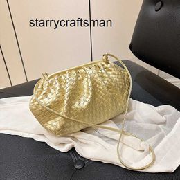 Women Pouch Holding Cloud Bag Botteg Venet Advanced and Westernised Small Bag for Women's 2023 New Fashion Pleated Crossbody Simple Versatile One Shoulder Woven