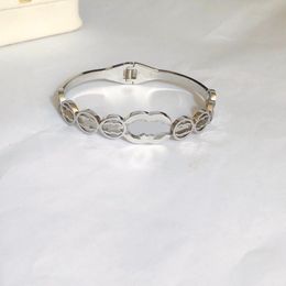 No Fade Sliver Plated Bangle Classic Style Wedding Bangle Designer Christmas Jewellery Bracelets Birthday Love Gifts Bracelet High Quality Jewellery Wholesale