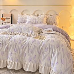 Bedding sets Set High Weight Carved Milk Flour Girl Ruffle Bed Tulip Thicken Warm Quilt Cover Sheet Pillowcase Decor Bedroom 231116