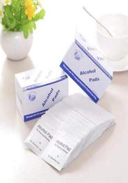 Disposable Wet Wipes Box of 100 Sterile Alcohol Prep Pads Wipes Cleanser Universal for Skin Nail Computer Mobile Phone8676416