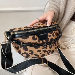 Bel çantaları kadınlar çanta rahat tatil crossbody leoparlar desen fermuar markası yarım ay lüks fanny paketi 230417