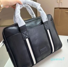 Luxury Designer Genuine Leather Men's Briefcase Classic Business Bag Versatile Postman Bag Handbag