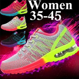 Elbise ayakkabıları kadınlar gündelik moda bayanlar hava yastık hafif eğitim ayakkabıları örgü nefes alabilen spor ayakkabılar kadın spor ayakkabıları koşu eğitmenleri t231117