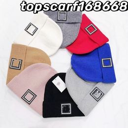 Fashion designer Autumn Winter Hot Style Beancap Men's and women's fashion brand Double letter C universal knit cap Autumn Wool outdoor warm skull cap