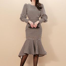 Casual Dresses WTIANYUW 2 Piece Set 2023 Autumn Women Wave Striped Office Work Suit O Neck Blouses Tops And Bodycon Mid Calf Mermaid Skirts