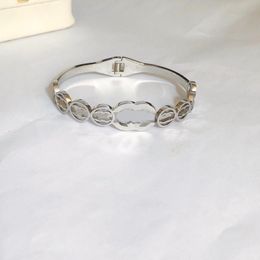 No Fade Sliver Plated Bangle Classic Style Wedding Bangle Designer Christmas Jewelry Bracelet Birthday Love Gifts Bracelet High Quality Jewelry Wholesale