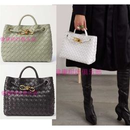 Paris 1 Week China Venetasbottegas 23 Spring Andiamo Woven Lambskin Small Bag 3300 Euros