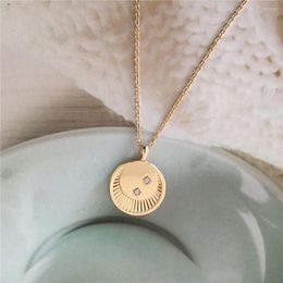 Pendant Necklaces LoVely Gold Color Plating Textured Moon On Round Disc Necklace For Women Girl Casual Elegant Gorgeous Jewelry Access