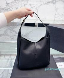 Embossing Luxury Women's Handbag Crossbody Shoulder Bag Made High Quality Products Caviar Calfskin 23 baguettes designer bag Cow Leather Bucket bag