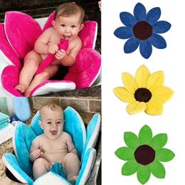 Newborn Baby Bathtub Foldable Flower Blooming Bath Tub Anti-slip Baby Shower Baby Blooming Sink Bath Cushion Skin Bath Pad Mat 201312Q