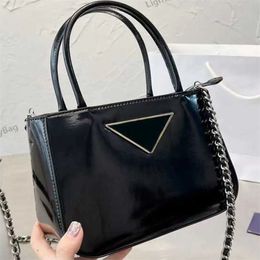 Designer womens Leather Chain Wallet Crossbody fashion brand Women Classic Famous Light Luxury Purses bags