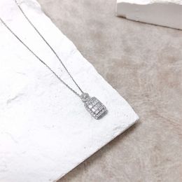 Classic Statement Jewellery Real Gold Geometric Designs Natural Diamonds Pendant Necklace For Women