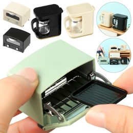 Doll House Accessories 1 12 Dollhouse Miniature Coffeemaker Kitchen Bread Machine Juicer Pot Christmas Cup Drink Electrical Model 230417