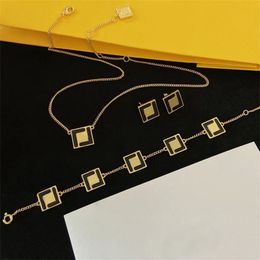 Designer Necklaces Luxury Fashion Womens Necklace Gold Plated Earring Bracelet Letter Pendant Necklaces For Women Wedding Jewelry Set
