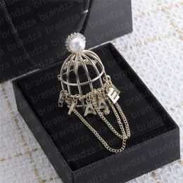 Luxury Women Brooch Mix Style Advanced Autumn And Winter Fashion Accessories Pin Brooches Diamond Letter Flower Rhinestones Jewelry