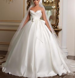 Stylish Ball Gown Wedding Dresses V Neck Sleeveless Sequins Appliques Beaded Floor Length Ruffles 3D Lace Satin Bow Knot Bridal Gowns Plus Size Vestido de novia