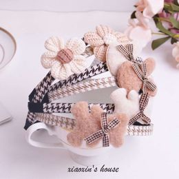 Children's Autumn and Winter New Toothed Anti Slip Plush Bear Hoops Korean Version Cute Fashion Hair Clip Girl Headwear