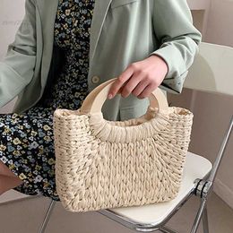 Evening Bags Wooden Handle Straw Bags for Women Handmade Woven Top-handle Bag Vacation Seaside Beach Bag Basket Casual Shopping Totes Basket