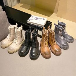 Stivali firmati Stivali stringati Stivali da donna con suola spessa di alta qualità Stivaletti mezzi Scarpe stile classico Stivali da neve autunnali invernali Stivaletti con tacco medio in tela di nylon Stivali Martin