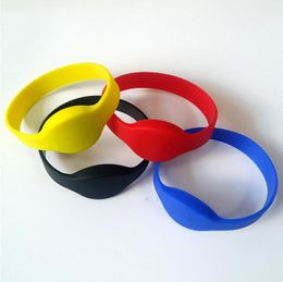 13.56MHz waterproof FuDan F08 1K MF IC silicone rfid wristband Accept Customised logo RFID Wrist Band for Swimming Pool Access Control Card