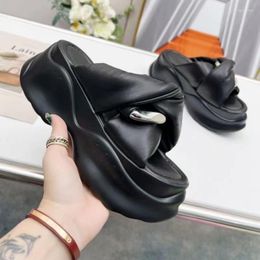 Slippers 2023 Shoes Woman Female Luxury Slides Platform Med Soft Flat Designer Summer PU Rubber Casual Fashion Cross-tied