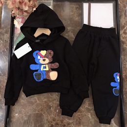 Çocuk Giysileri Setler Tasarımcı Hoodies Pantolon Trailsits Toddler Erkek Kız Kızlar Lüks Marka Çocuklar Uzun Kollu Sweatshirts Pant Mektubu Günlük Giyim